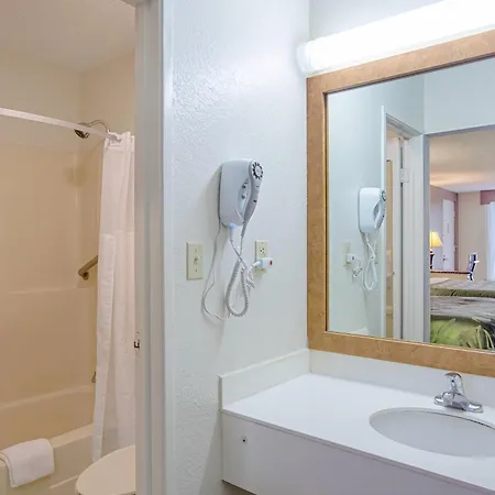 Quality Inn & Suites Live Oak I-10 Exit 283-3