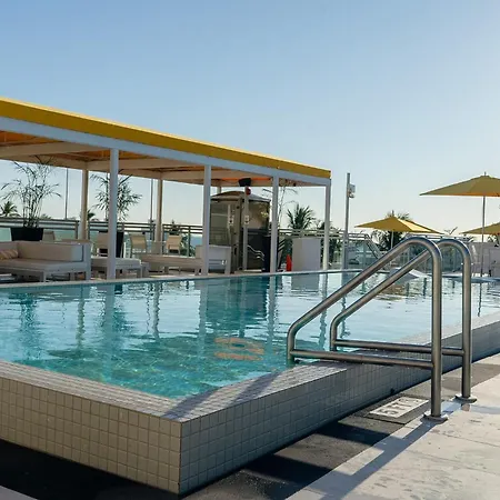 Leslie Hotel Ocean Drive-2