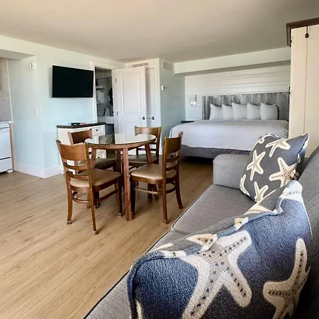 Ragged Edge Resort & Marina-2