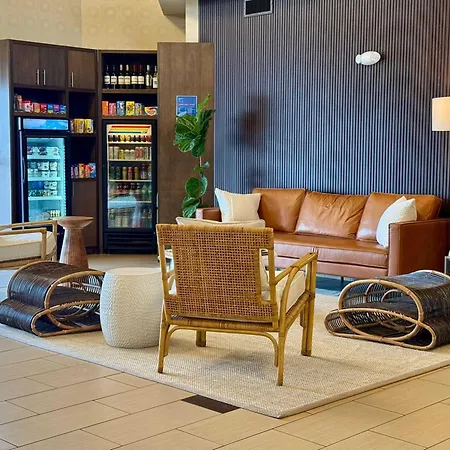 Holiday Inn Express & Suites Naples Downtown - 5Th Avenue By Ihg-2