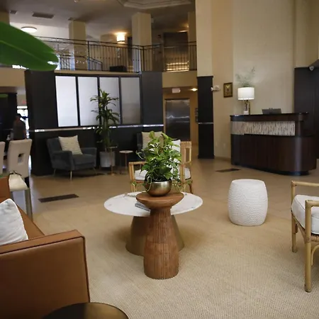 Holiday Inn Express & Suites Naples Downtown - 5Th Avenue By Ihg-3
