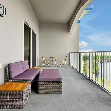 Penthouse Close To Disney Area And Malls Water View-2