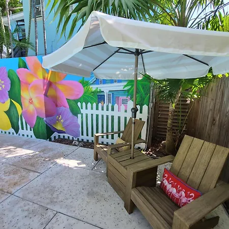 Duval Street Suite With Pool-3