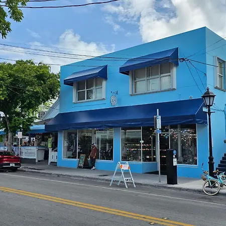 Two Duval Street Suites W Pool-3