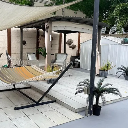 Tiny Place W Private Hot Jacuzzi 7 Min To Miami International Airport-3
