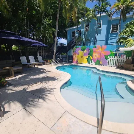 Two Duval Street Suites W Pool-2