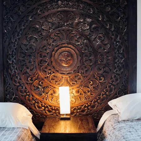 Vive Zen 2 Queen Beds-3