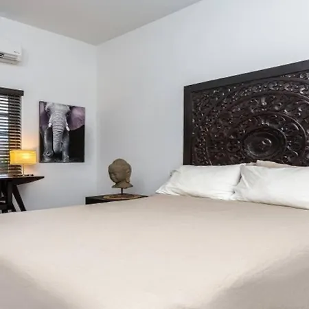 Vive Zen Queen Room-3