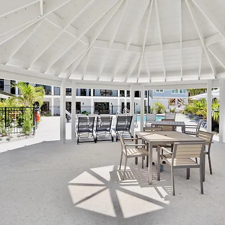 Tropic Isle At Anna Maria Island Inn-3