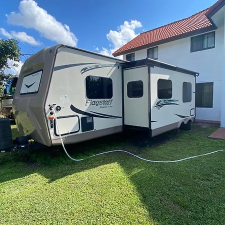 Cozy Camper With Private Entrance - Free Parking-3
