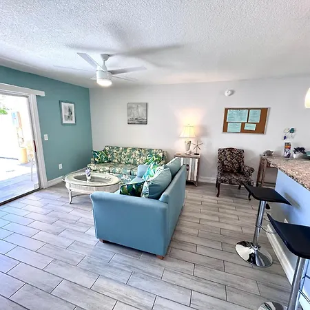 2BR/1BA Vacation Rental - Sienna Park-2