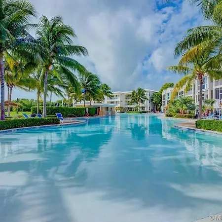 Full Time Lic Mgr - Modern 4 Bed 4 Bath Villa - Upscale Oceanfront Resort - Indoor Pickleball - Speakeasy!-2