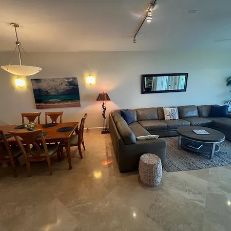 Full Time Lic Mgr - Luxurious 2 Bed 3 Bath Penthouse Suite - Panoramic Ocean Views! Indoor Pickleball - Speakeasy!-3