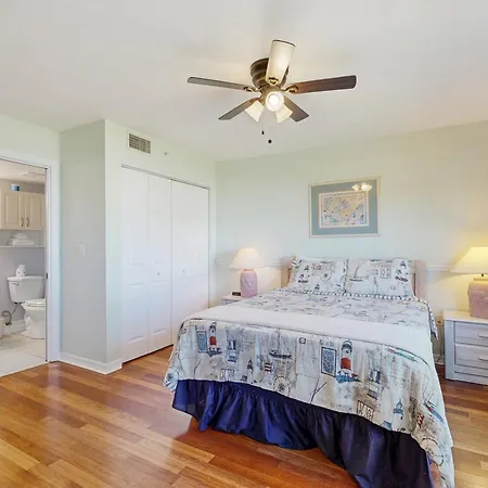 Waterfront Condo With Community Pools & Hot Tub - Walk To The Beach-3