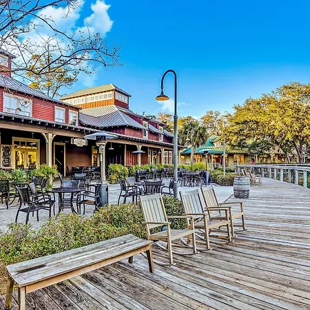 Waterfront Condo With Balcony, Views, Pool & Tennis-3
