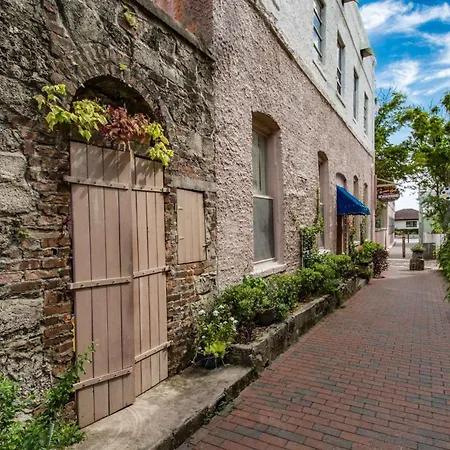 110 St. George Street-3