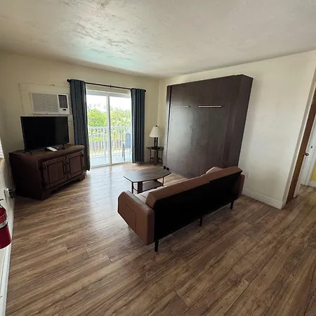 Knight'S Key Suites-3