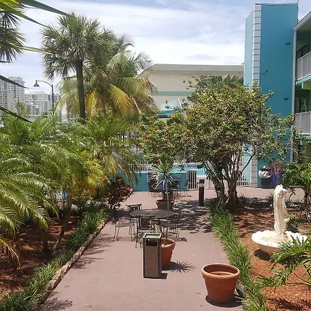 Travelodge By Wyndham Fort Lauderdale Beach-3