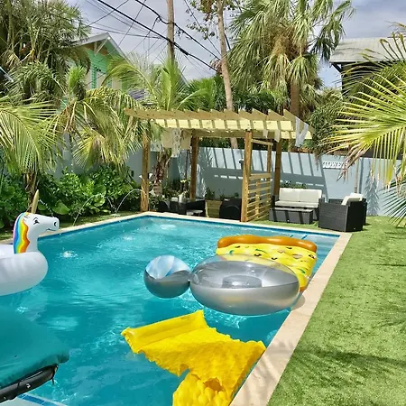 Tropical Garden Bungalow B-3