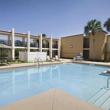 Orlando Courtyard Suites-2