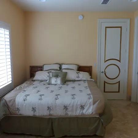 Pearl Of The Sea Luxury Bed & Breakfast-3