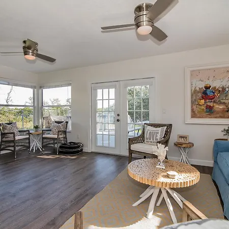 Seaside Cottage B-3