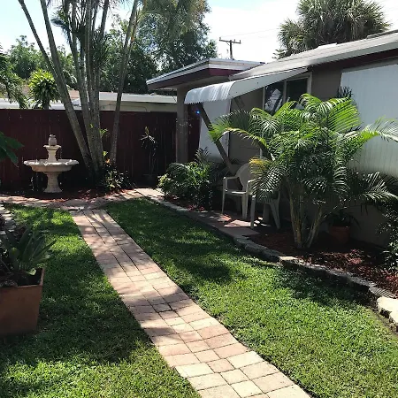 Inn Leather Guest House-Gay Male Only-2