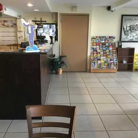 Super 8 By Wyndham Clearwater/Us Hwy 19 N-2