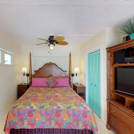 Book Key Harbor Apt #1-3