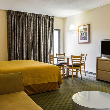 Quality Inn And Suites Golf Resort-2