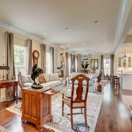 Picture Relaxing In This Idyllic Home In West Palm Beach, West Palm Beach Villa 1848-2
