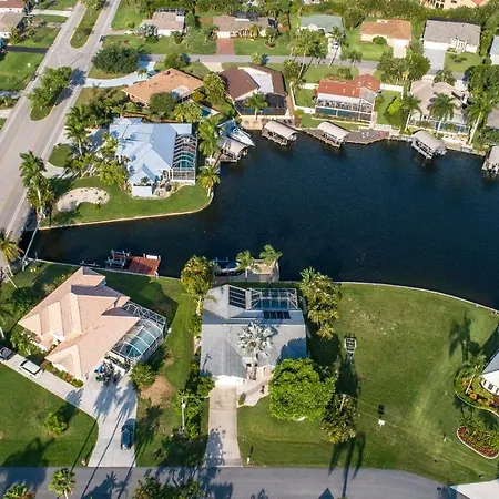 Hidden Harbor Sw Cape- Waterfront Private Home Locally Owned & Managed, Fair & Honest Pricing-3