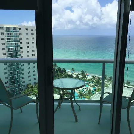 Hollywood On Beach Apartment-2