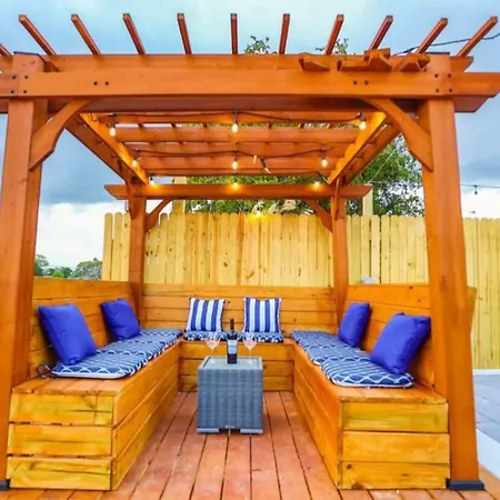 5 Star Pergola & Dine On Sun-Splashed Luxury Deck-3