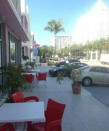 Collins Avenue Hostel-2