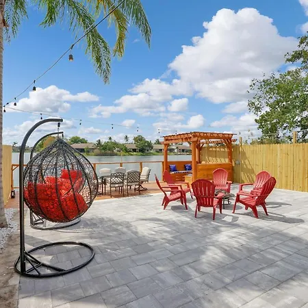 5 Star Pergola & Dine On Sun-Splashed Luxury Deck-2