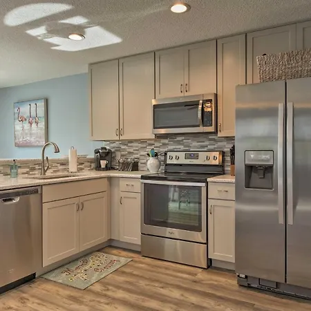 Downtown Cocoa Beach Retreat - Walk To The Beach!-3