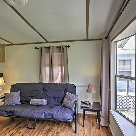 Charming Silver Springs Cabin With Forest Views!-3