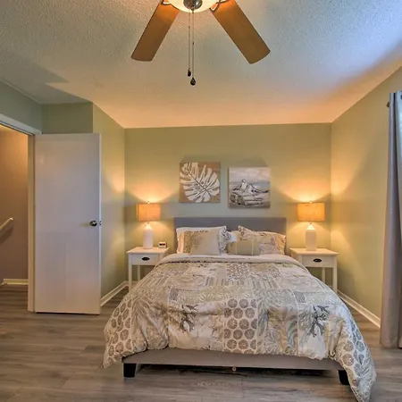 Pool Access & Kayaks: Indian Shores Townhome-2