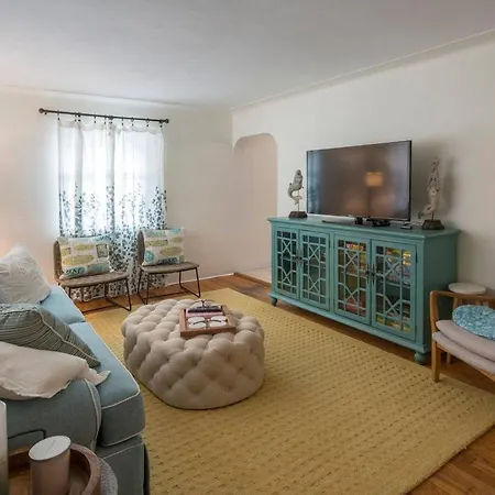Northeast St. Petersburg Cottage By Techtravel-2