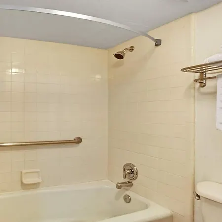 Zen Living Suites Extended Stay - Jacksonville - University Blvd-2