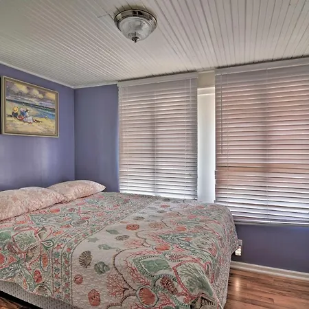 Sunny St. Pete Cottage ~ 1 Mi To Tropicana Field!-2