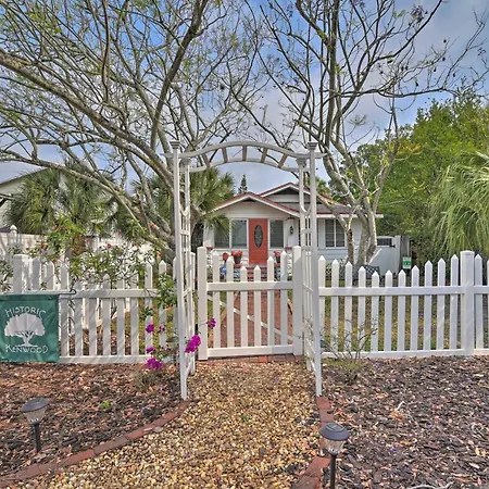 Sunny St. Pete Cottage ~ 1 Mi To Tropicana Field!-3
