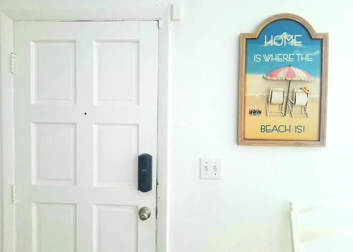 La Villa Azul - A Beachy Stay In Miami