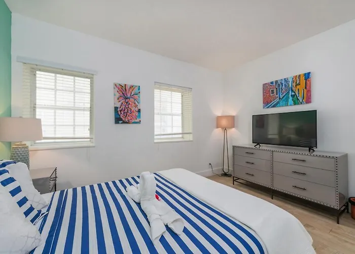 Sobe Lux Suites On Ocean Miami Beach
