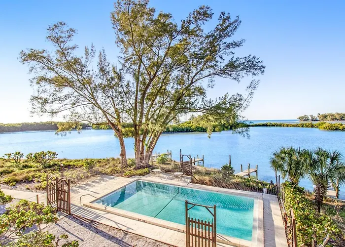 2 Bed 3 Bath Apartment In Longboat Key