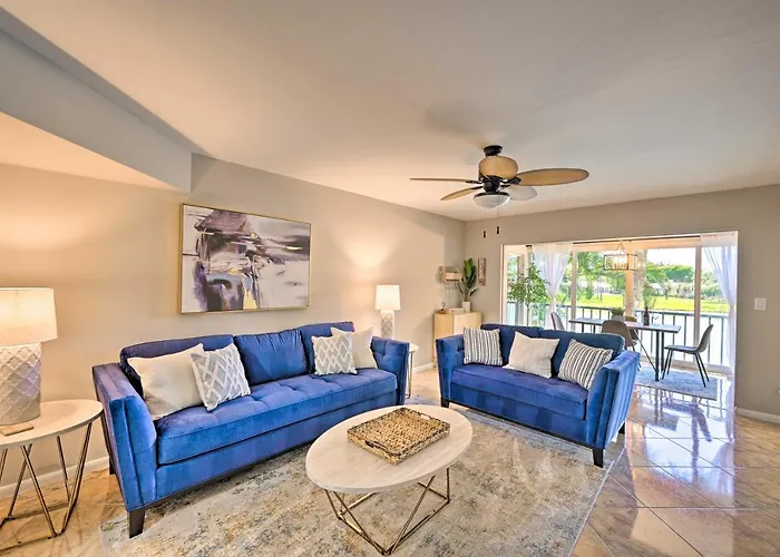 Naples Condo W/ Enclosed Balcony & Lake Views!