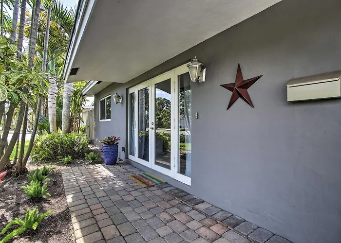 Ground-Level Wilton Manors Home With Outdoor Oasis! Fort Lauderdale