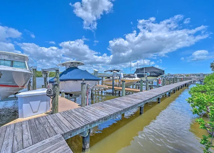 Boutique Picturesque Naples Condo With Pool Access!