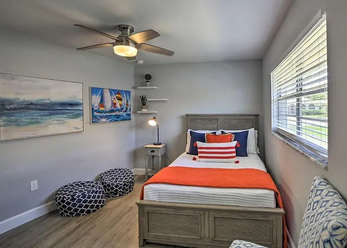 Villa Chic Beach House With Lanai And Private Yard! North North Naples